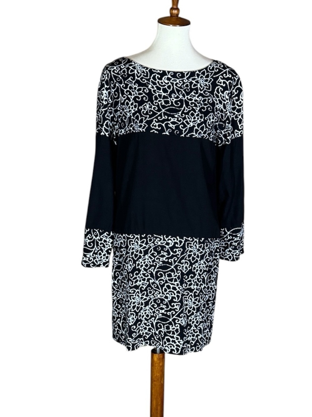Go Fish 100% rayon color block dress with batik print Size Large